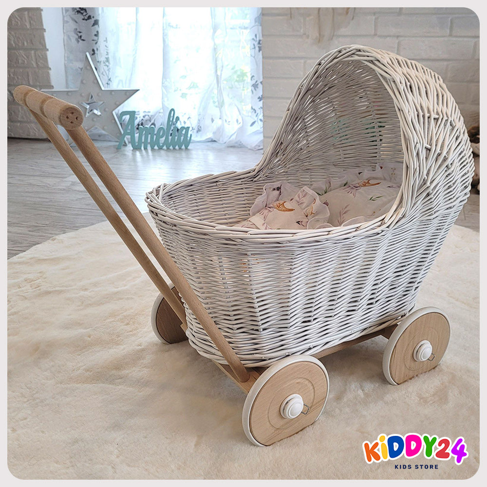 Korbkinderwagen für Puppen in Weiß – Liebevoll Handgefertigt & Elegant