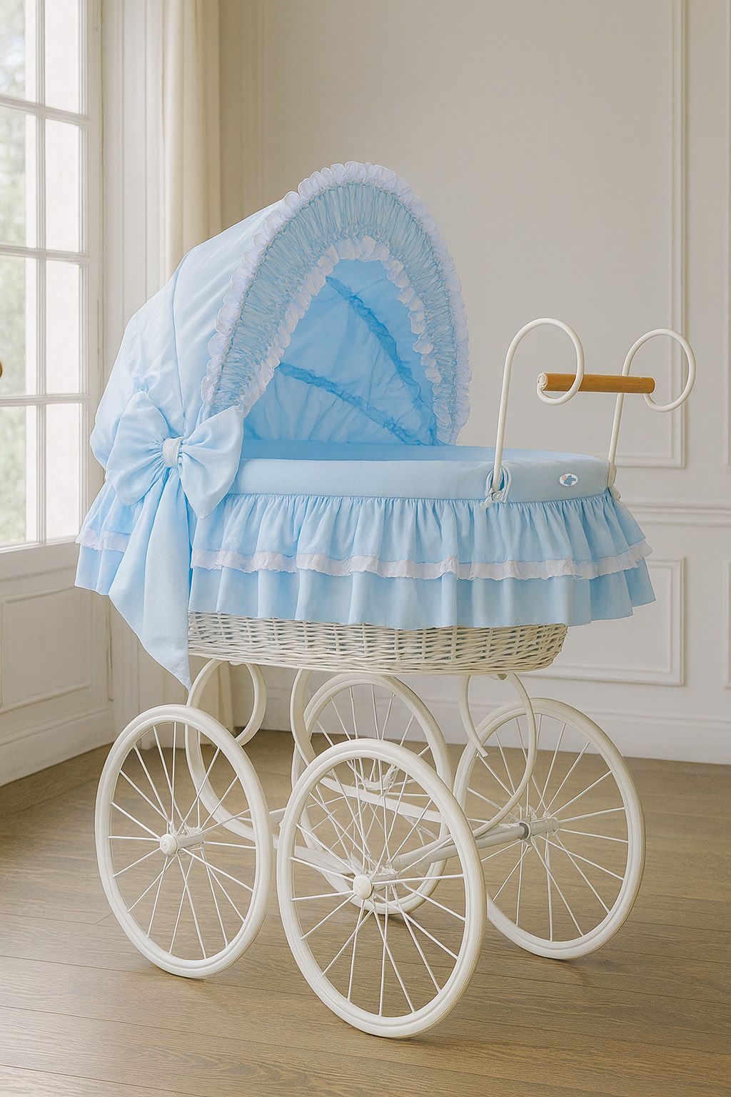 Nostalgiestubenwagen mit Haube, Weiß/Blau – MADE IN EUROPE